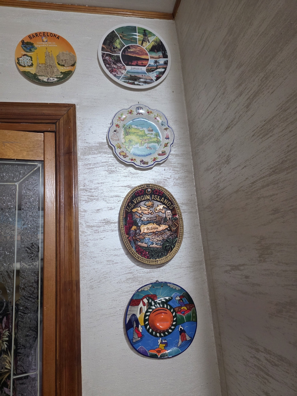 Colorful Decorative Ceramic Wall Plate - Multicolored Accent